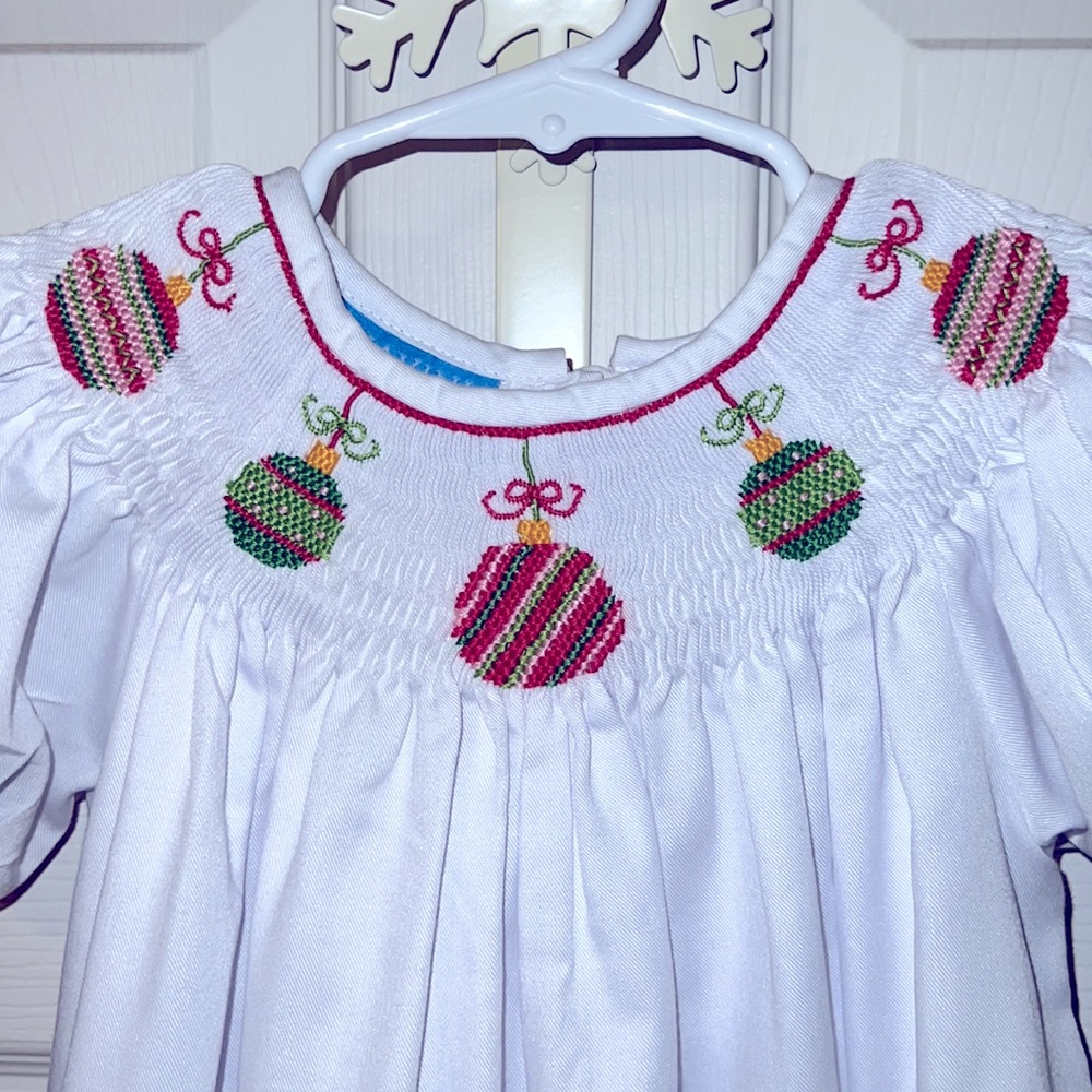Anavini girls size 4T smock Christmas ornament white dress,hot pink ric rac trim - Picture 2 of 5